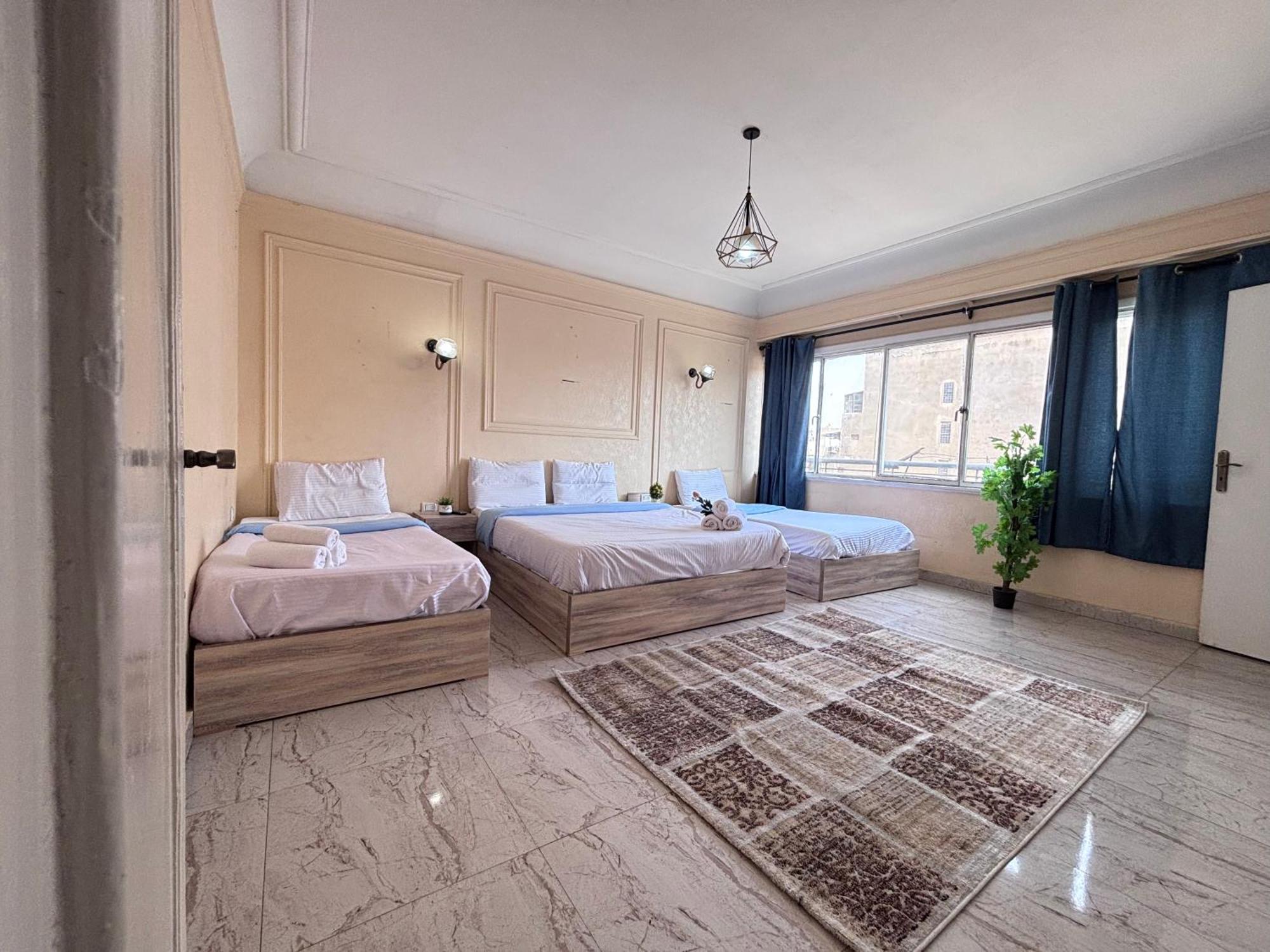 Champollion Apartment *
